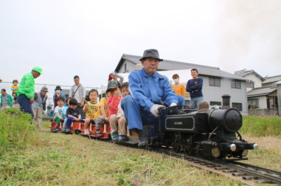 阿曽レンゲまつり ミニSL列車