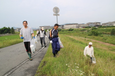 河川清掃の様子2