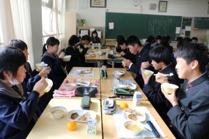 令和元年東中給食の写真3
