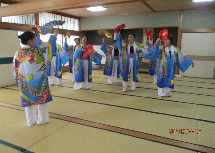 傘踊り