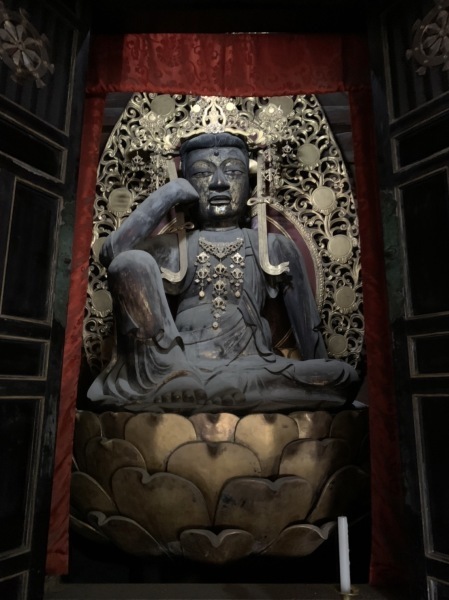 木造如意輪観音坐像