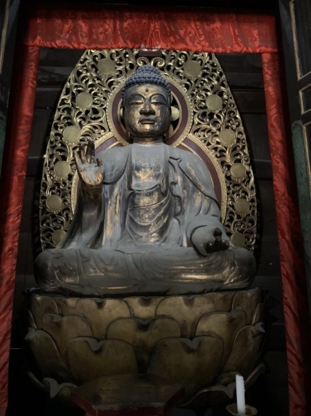 木造釈迦如来坐像