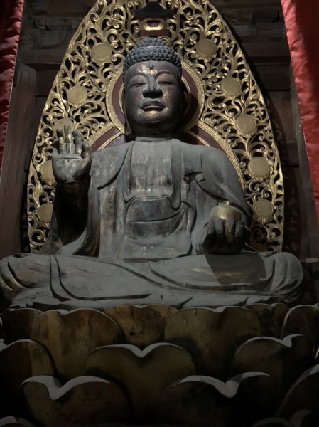 木造薬師如来坐像