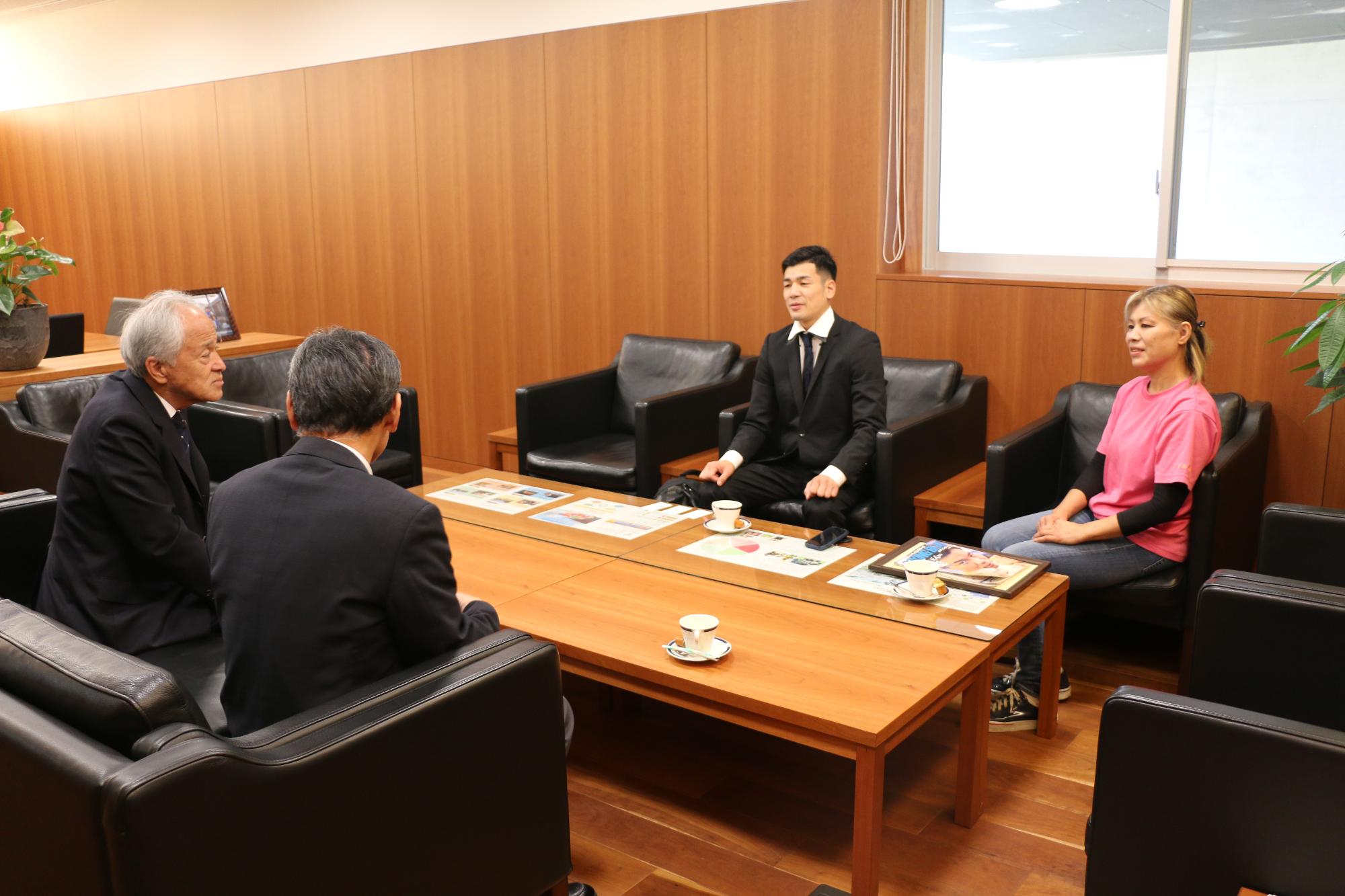 表敬訪問（見村選手）3