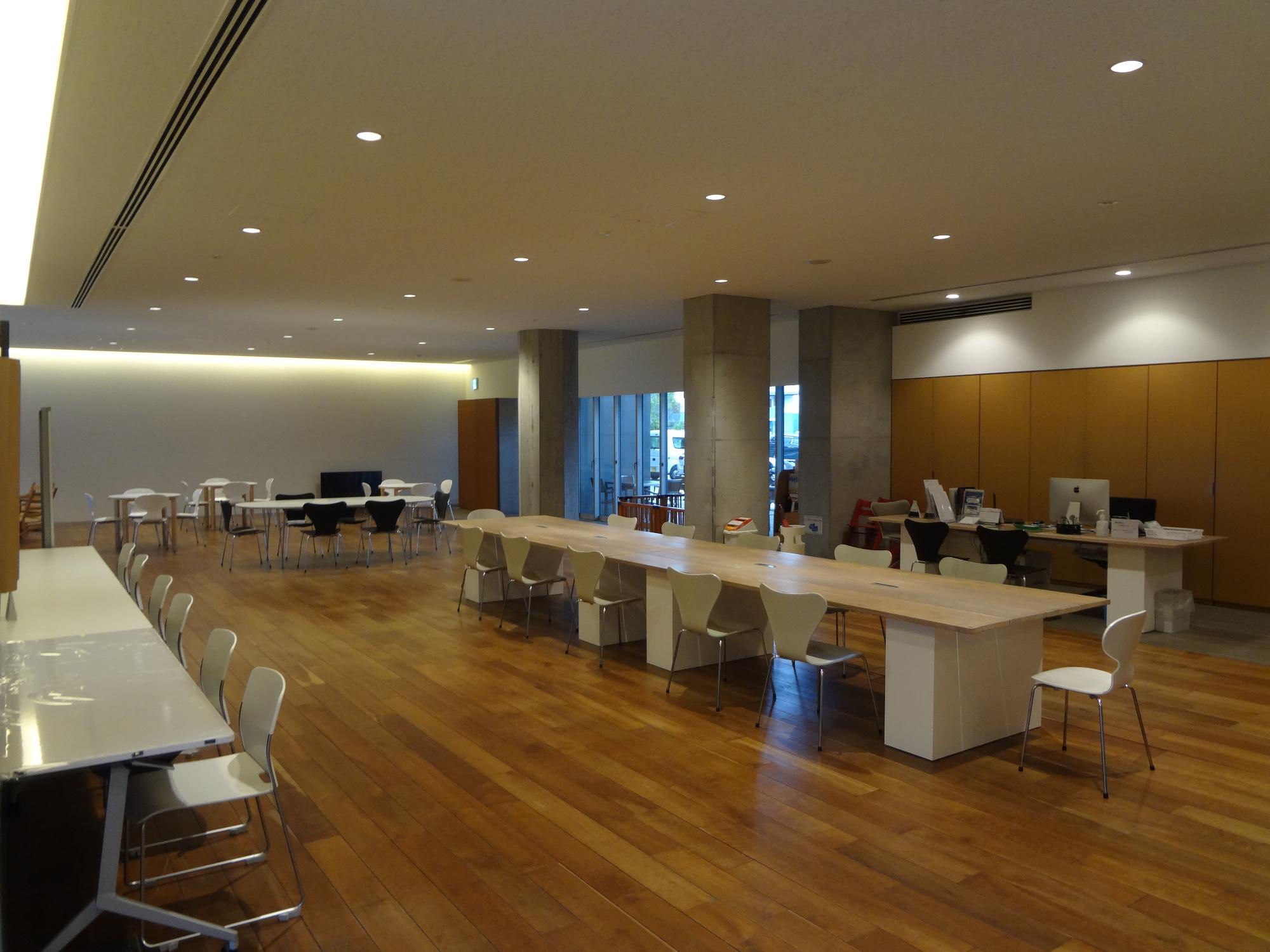 交流館ラウンジ