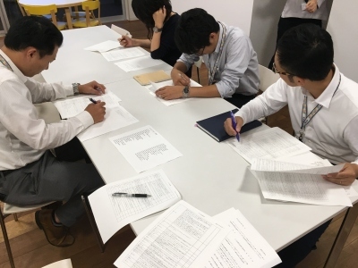 選考の様子